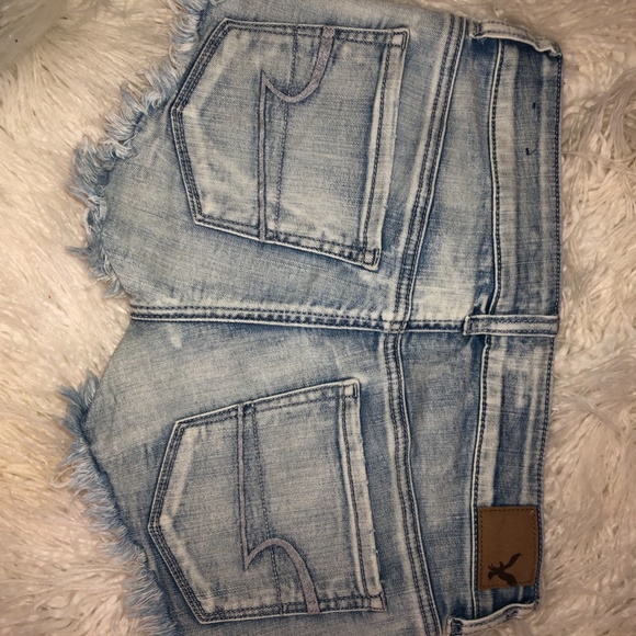 Blue jean light-washed shorts - Picture 2 of 2